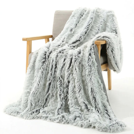 Plaid fausse fourrure imitation loup doux et chaud - Vue 1 - Plaid